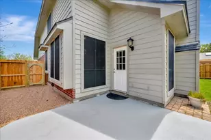 14010 Hazel Ridge Ct, Houston, TX 77062 - Photo 43