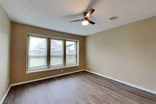 5718 Emerald Brook Ln, League City, TX 77573 - Photo 7