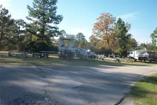 513 Valleyview Dr, Onalaska, TX 77360 - Photo 19