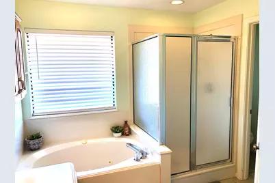 106 Stony Point Court, Clute, TX 77531 - Photo 13