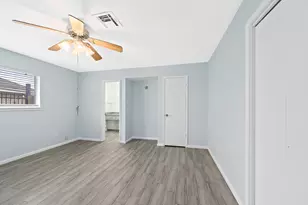 10623 Wickersham Ln, Houston, TX 77042 - Photo 37