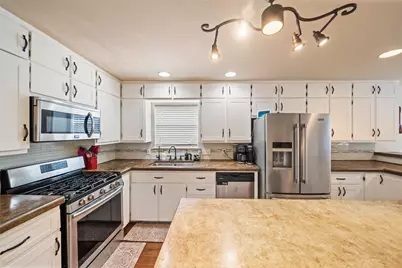 600 Hampton Hall Lane, Conroe, TX 77302 - Photo 9