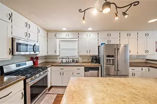 600 Hampton Hall Ln, Conroe, TX 77302 - Photo 9