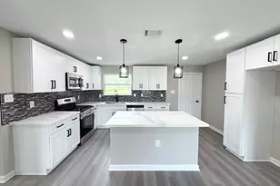 2626 Woodland St, La Marque, TX 77568 - Photo 1