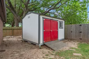 8931 Crazy Horse Trail, Houston, TX 77064 - Photo 17