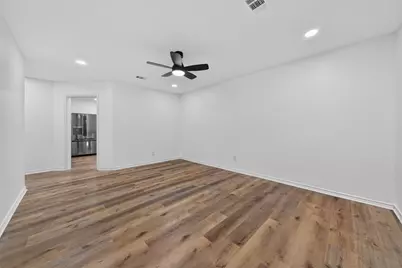 310 Nasturtium Street, Lake Jackson, TX 77566 - Photo 5