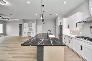 216 W Curtis Ave, Pasadena, TX 77502 - Photo 17
