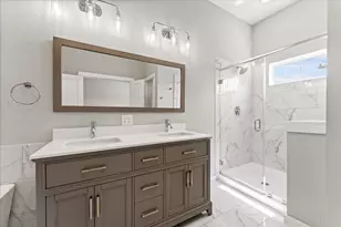 802 Berry Sage Ln, Houston, TX 77022 - Photo 13