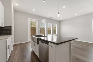 802 Berry Sage Ln, Houston, TX 77022 - Photo 9