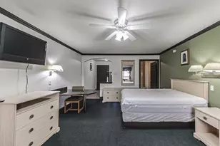 1025 Swanson St, Houston, TX 77030 - Photo 13