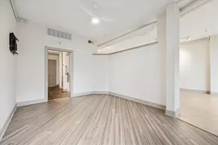 1901 Post Oak Blvd, Houston, TX 77056 - Photo 19