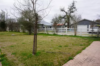 9500 Mayfield Avenue #E, Shiro, TX 77876 - Photo 21