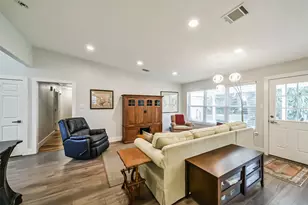 5731 Grape St, Houston, TX 77096 - Photo 11