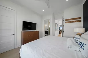 683 Seaside Dr, Crystal Beach, TX 77650 - Photo 11
