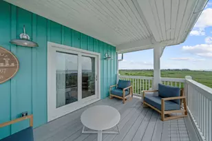 683 Seaside Dr, Crystal Beach, TX 77650 - Photo 29