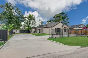 8040 Howton St St, Houston, TX 77028 - Photo 3