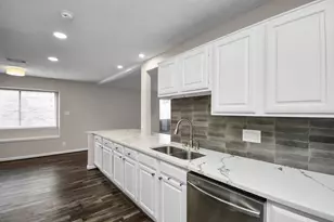 13002 Kingsmill Dr, Sugar Land, TX 77478 - Photo 13