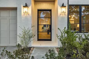 910 W 41st St, Houston, TX 77018 - Photo 3