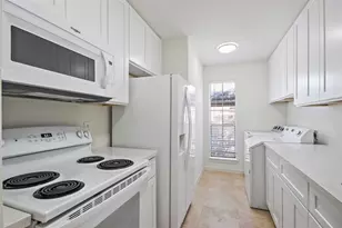 11201 Lynbrook Dr, Houston, TX 77042 - Photo 5
