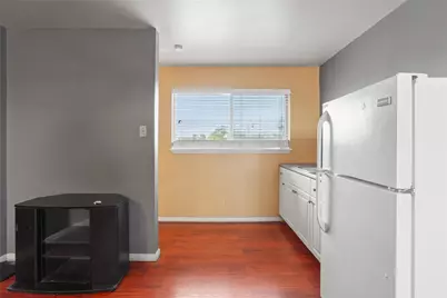 8406 Glen Valley Drive, Houston, TX 77061 - Photo 23