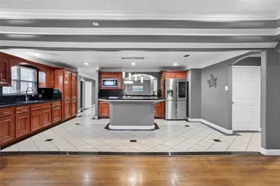 8406 Glen Valley Drive, Houston, TX 77061 - Photo 7
