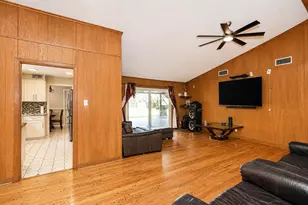 7718 Hiawatha Dr, Houston, TX 77036 - Photo 9