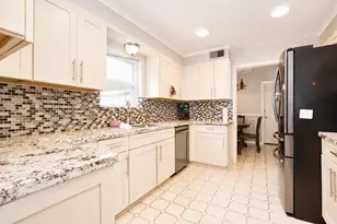 7718 Hiawatha Dr, Houston, TX 77036 - Photo 11
