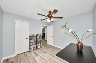 13827 Bay Gardens Dr, Sugar Land, TX 77498 - Photo 19