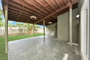 13827 Bay Gardens Dr, Sugar Land, TX 77498 - Photo 37