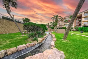 9520 Seawall Blvd, Galveston, TX 77554 - Photo 15