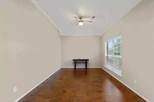 10227 Crescent Bluff Ln, Houston, TX 77070 - Photo 11