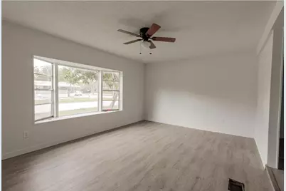 2422 Avilion Court, Pearland, TX 77584 - Photo 3