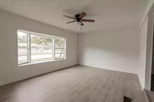 2422 Avilion Ct, Pearland, TX 77584 - Photo 3
