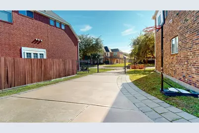 8538 Sunrise Meadow Lane, Houston, TX 77095 - Photo 45
