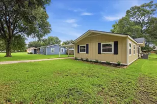 2409 Grand Blvd, Port Neches, TX 77651 - Photo 3