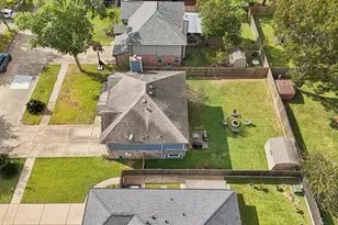 2202 Dublin Dr, League City, TX 77573 - Photo 35