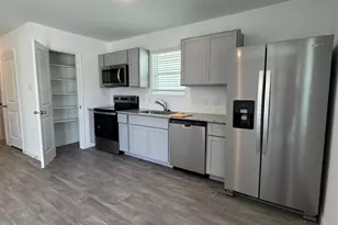 16750 N Marie Vlg Dr, Conroe, TX 77306 - Photo 9