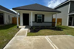 16750 N Marie Vlg Dr, Conroe, TX 77306 - Photo 1