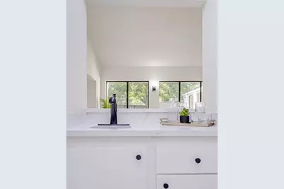 10303 Chevy Chase Drive, Houston, TX 77042 - Photo 21