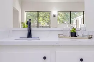 10303 Chevy Chase Dr, Houston, TX 77042 - Photo 21