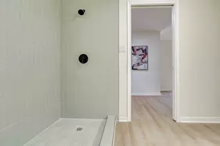 10303 Chevy Chase Dr, Houston, TX 77042 - Photo 35