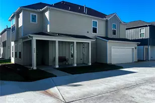 335 Huisache St, Lake Jackson, TX 77566 - Photo 1