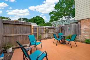 10252 Longmont Dr, Houston, TX 77042 - Photo 5