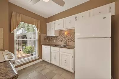 10252 Longmont Drive #45/4, Houston, TX 77042 - Photo 15
