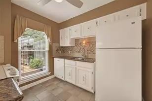 10252 Longmont Dr, Houston, TX 77042 - Photo 15