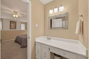 10252 Longmont Dr, Houston, TX 77042 - Photo 29