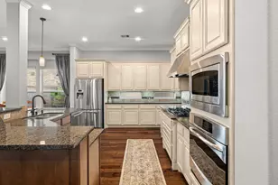 11 Canoe Bend Dr, Spring, TX 77389 - Photo 9