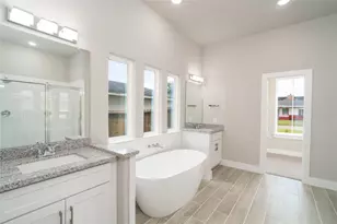 5019 Edfield St, Houston, TX 77033 - Photo 13