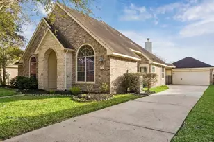 307 Watercrest Harbor Ln, League City, TX 77573 - Photo 3