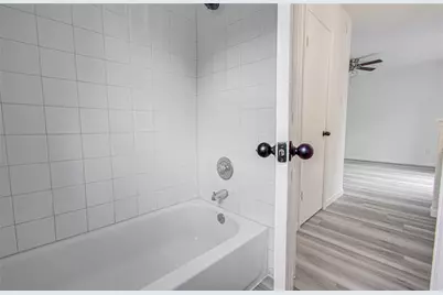 5727 Longforest Drive, Houston, TX 77088 - Photo 13